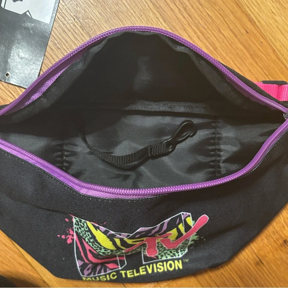 MTV Black and Pink Fanny Pack - Picture 4 of 10
